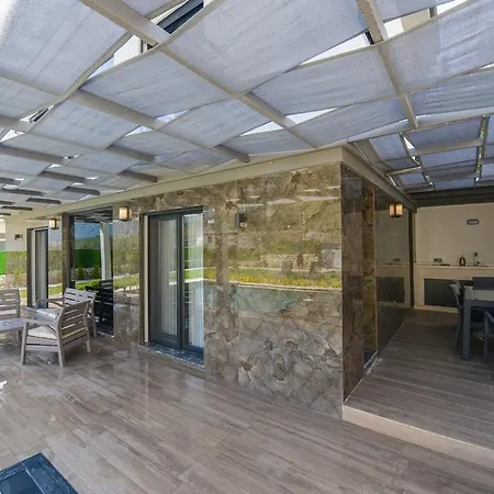Luxury With Private Pool In Oeluedeniz, Fethiye