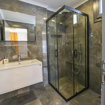 Luxury With Private Pool In Oeluedeniz, Fethiye