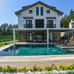 Luxury With Private Pool In Oeluedeniz, * Fethiye