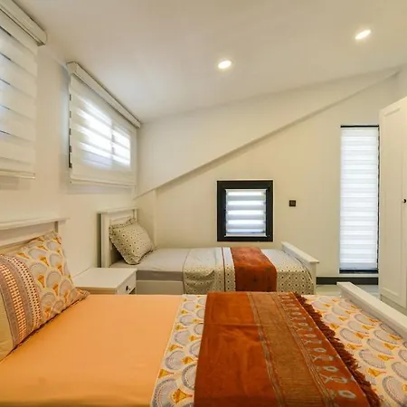 Luxury With Private Pool In Oeluedeniz, Vila Fethiye