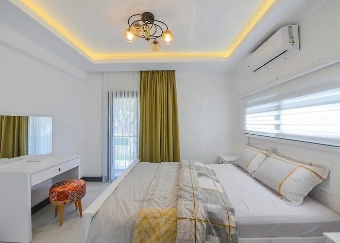 Villa Luxury With Private Pool In Oeluedeniz,