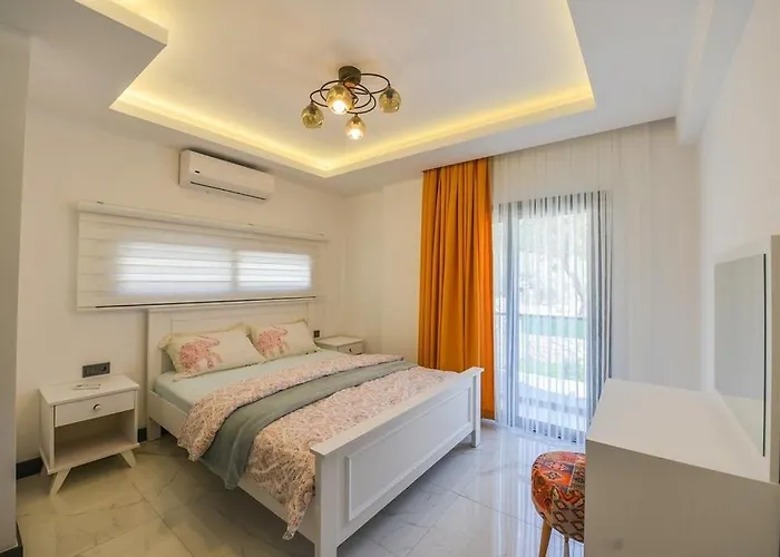 Villa Luxury With Private Pool In Oeluedeniz, *