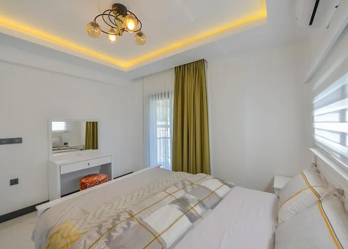 Luxury With Private Pool In Oeluedeniz, Villa Fethiye