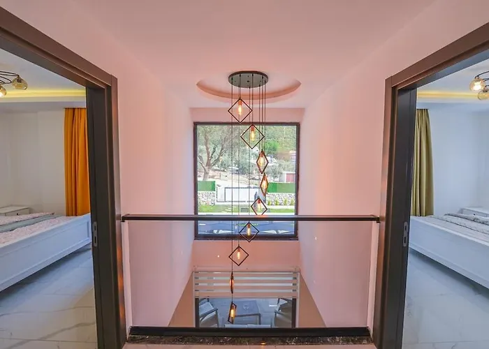 Luxury With Private Pool In Oeluedeniz,